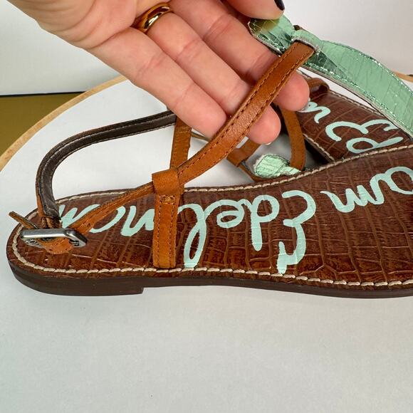 Sam Edelman Gigi Flat Green Metalic T-Strap Sandals Sz 8.5 Vacation Resort - Picture 3 of 7